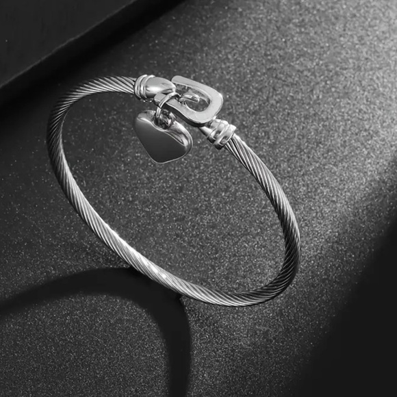 Stainless Steel Heart Shape Locket Bracelet - Picture 5 of 5